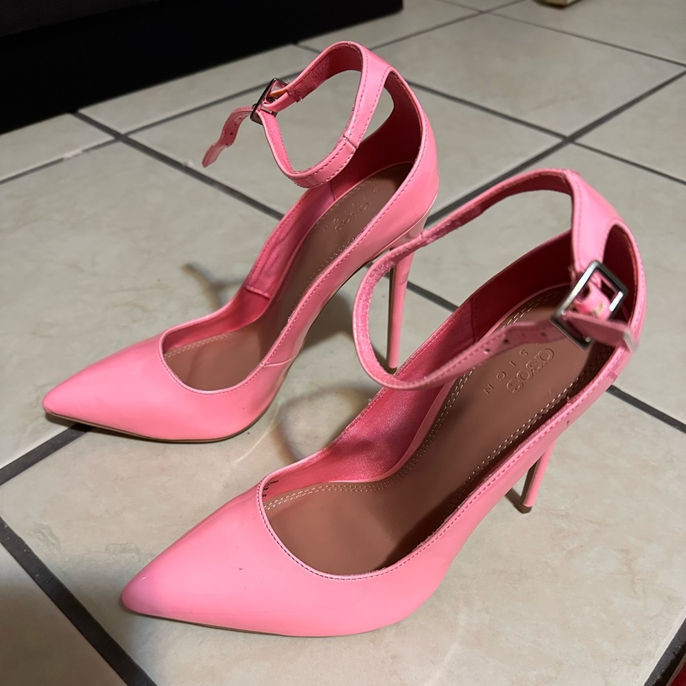 Barbie pink heels / pumps / stiletto NWT never worn 4 inch with ankle strap.